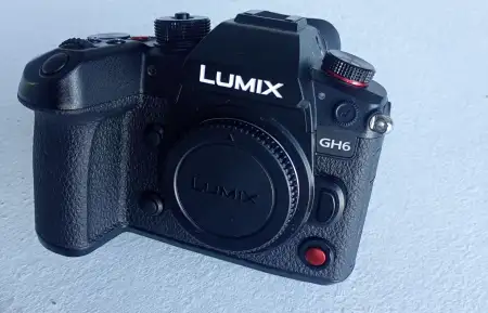 Panasonic lumix gh6