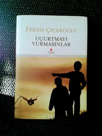 Uçurtmayı vurmasınlar - bez ci̇ltli̇ şömi̇zli̇ özel baski..