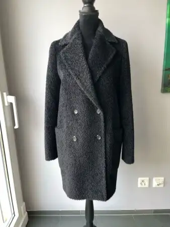 Siyah kadın kışlık kaban