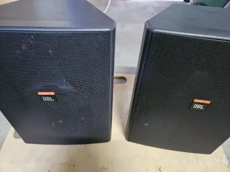 Jbl marka i̇ki adet hoparlör ilan görseli