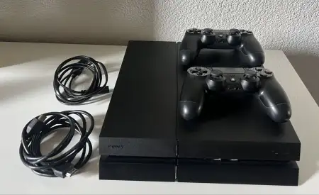 Ony playstation 4. 1 tb konsol, 2 kumanda ve kablolarıyla birlikte