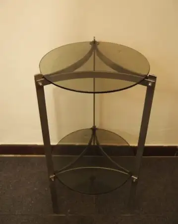 üç katlı cam sehpa