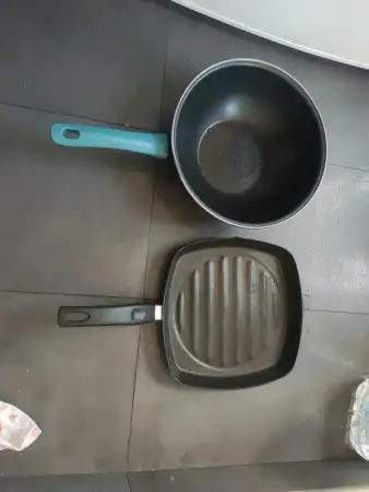 Mavi saplı derin tava ve izgara tava ilan görseli