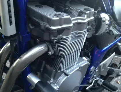 Motosiklet motor koruma takozu