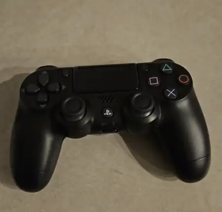 Playstation 4 oyun kumandası