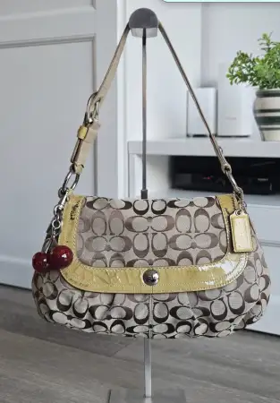 Kapaklı omuz çantası kahverengi sarı