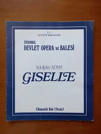 İstanbul devlet opera ve balesi̇ gi̇selle oyun broşürü.
