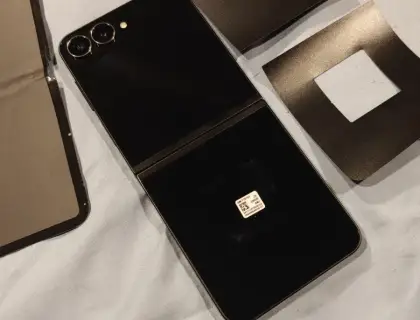 Katlanabilir android telefon ilan görseli