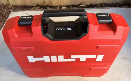 Hilti şarjlı matkap ve taşıma kutusu