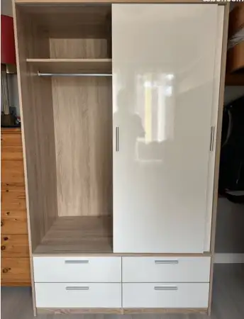 Beyaz kapaklı ahşap dolap ilan görseli