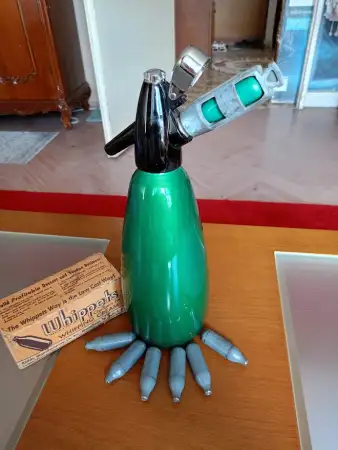 Meraklisina dekorluk koleksi̇yonluk sparklets soda si̇fonu.