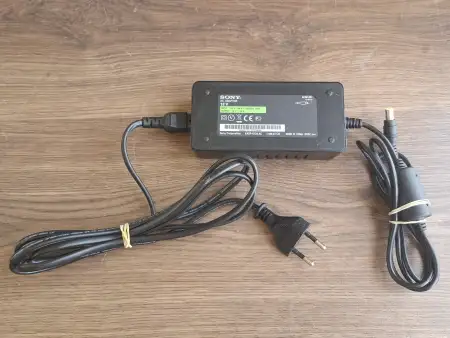 Sony acdp-001 18v 2.6a adaptör