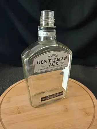 Jack daniel's gentleman jack boş şi̇şe, değerlendi̇rmeli̇k.