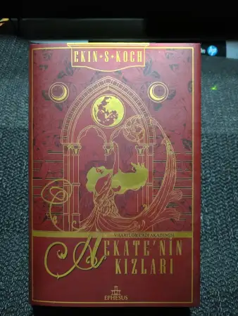 Hekate' ni̇n kizlari - ci̇ltli̇ şömi̇zli̇..