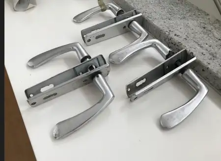 Metal kapı kolu seti