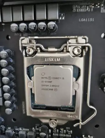 Z390 aorus pro wifi + i5-9400f + 16 gb ddr4 ram