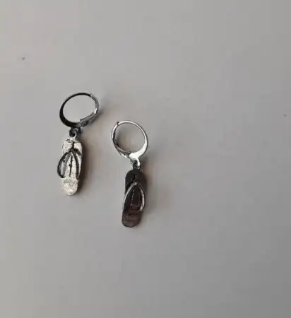 Terlik şeklinde gümüş küpe