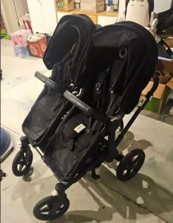 Siyah i̇kiz bebek arabası