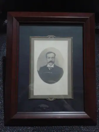 Eski̇ bi̇r beyfendi̇ fotosu..