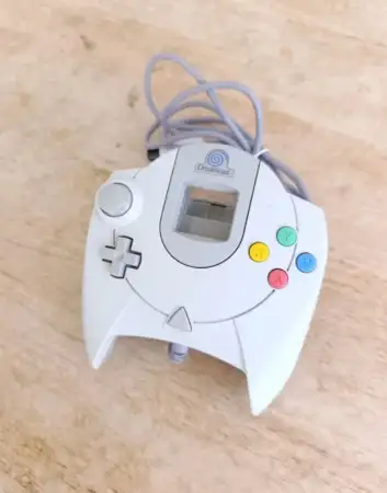 Sega dreamcast oyun kumandası