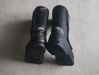 Motosiklet botu kısa bilek