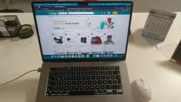 Apple macbook air m3 çip 8gb 256gb ssd macos 15" taşınabilir bilgisayar