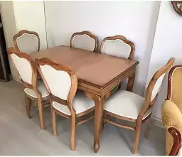 Klasik ahşap masa ilan görseli