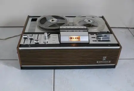 Grundig tk126 teyp kaydedici kusursuz çalışıyor.