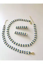 El yapımı bileklik ve kolye setleri