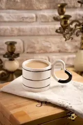 El yapımı seramik kahve fincanları seti